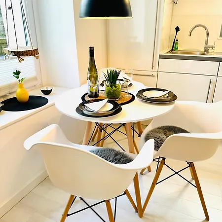 Mola Apartments- Trendiges In Der City-naehe Dortmund-terrasse-3 Gaeste-wlan