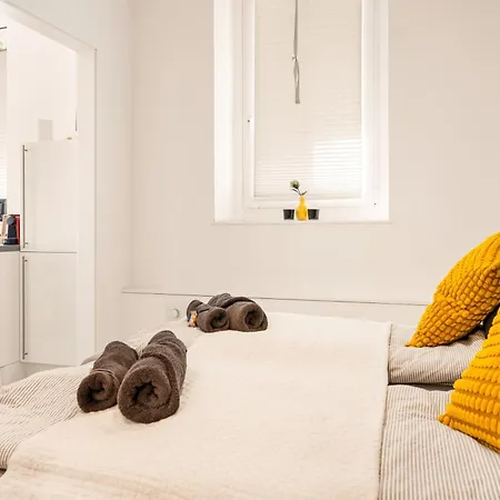 Mola Apartments- Trendiges In Der City-naehe Dortmund-terrasse-3 Gaeste-wlan *